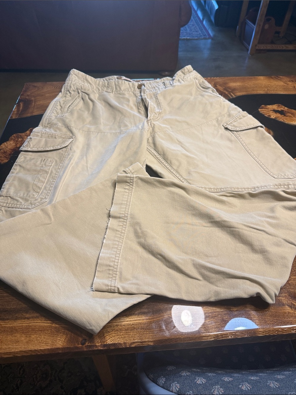 American Eagle Outfitters Men's Cargo Pants in Light Khaki